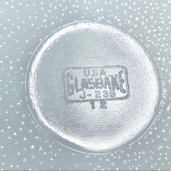 Vintage US Glass bake divided oval serving dish. - Picture 6 of 6